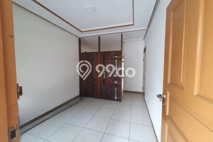 Disewakan! Rumah 4 Kamar Tidur &
2 Kamar Mandi di Cisaranten, Bandung Disewakan! Rumah 4 Kamar Tidur &
2 Kamar Mandi di Cisaranten, Bandung
