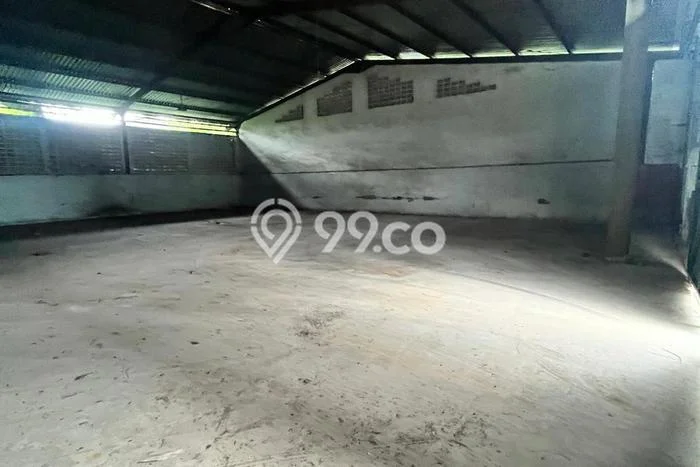Unit Gudang Disewakan di Pasir Luyu di Area Ramai & Strategis Unit Gudang Disewakan di Pasir Luyu di Area Ramai & Strategis