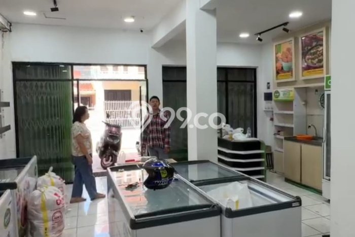 Ruko Disewa di Bandung dengan LB 100m2 Area Komersial Ramai Ruko Disewa di Bandung dengan LB 100m2 Area Komersial Ramai