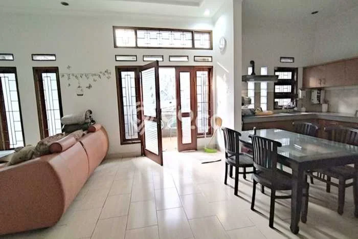 Dijual Rumah Kost di Pasteur, Bandung, 28 KT, 9 KM, Bangunan 250m2 Dijual Rumah Kost di Pasteur, Bandung, 28 KT, 9 KM, Bangunan 250m2