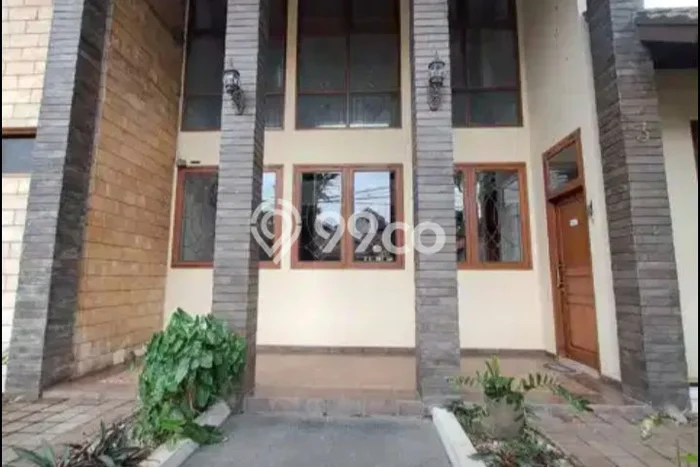 Sewa Rumah Murah di Turangga Bandung dengan 8 Kamar Tidur Sewa Rumah Murah di Turangga Bandung dengan 8 Kamar Tidur