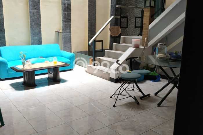 Dijual Rumah 6 Kamar Lokasi Ideal Bagus dan Strategis di Cimahi Tengah Dijual Rumah 6 Kamar Lokasi Ideal Bagus dan Strategis di Cimahi Tengah