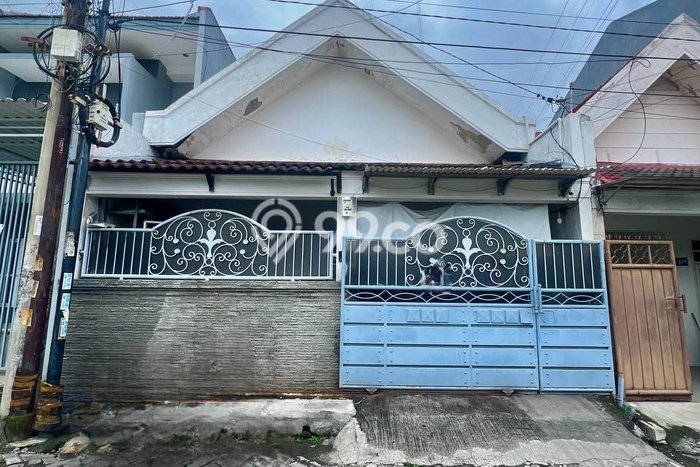 Dijual Cepat Rumah Bagus Siap Huni LB 100m2 di Tambaksari, Surabaya Dijual Cepat Rumah Bagus Siap Huni LB 100m2 di Tambaksari, Surabaya