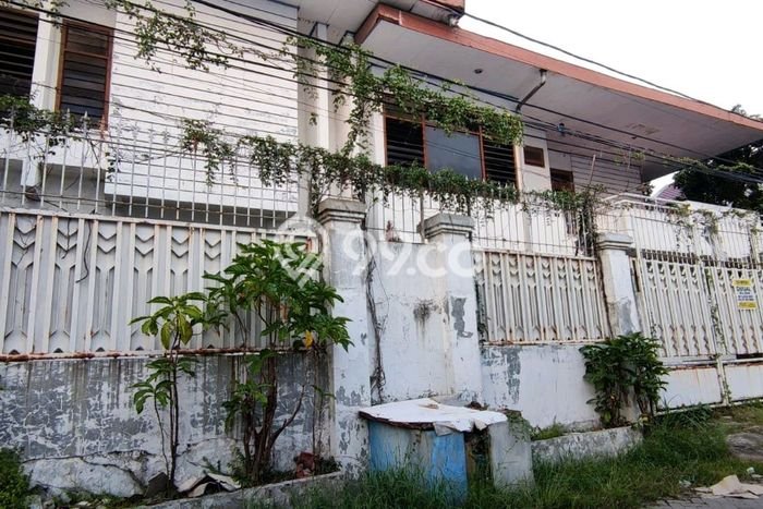 For Sale Rumah 4 Kamar Lokasi Strategis Nyaman dan Strategis di Tambaksari For Sale Rumah 4 Kamar Lokasi Strategis Nyaman dan Strategis di Tambaksari
