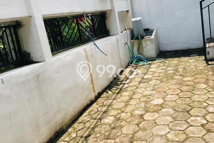 Jual Rumah Bagus Siap Huni LB 242m2 di Semarang Barat, Semarang Jual Rumah Bagus Siap Huni LB 242m2 di Semarang Barat, Semarang