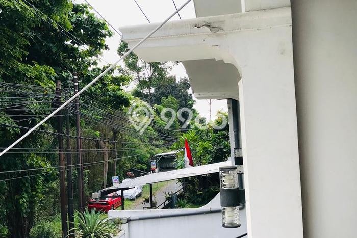 Jual Rumah Bagus Siap Huni LB 242m2 di Semarang Barat, Semarang Jual Rumah Bagus Siap Huni LB 242m2 di Semarang Barat, Semarang
