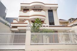 Rumah Luxury Modern Siap Huni di Tamansari Jakarta Barat Rumah Luxury Modern Siap Huni di Tamansari Jakarta Barat