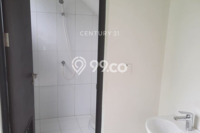 Ready to Use! Luxury House LT 161m2 Desain Elegan di Semanan Ready to Use! Luxury House LT 161m2 Desain Elegan di Semanan