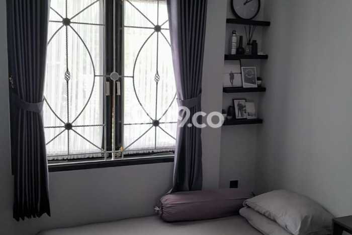 Ready to Use! Luxury House LT 210m2 Desain Elegan di Narogong Ready to Use! Luxury House LT 210m2 Desain Elegan di Narogong