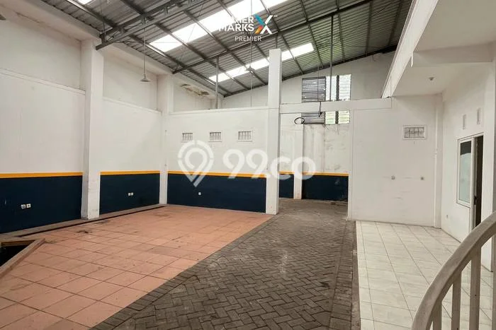 Lokasi Strategis! Dijual Gudang Bisnis di Kedungkandang, Malang Kondisi Bagus Lokasi Strategis! Dijual Gudang Bisnis di Kedungkandang, Malang Kondisi Bagus