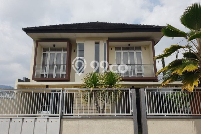 For Sale Vila di , Area 273m2m², Lokasi Premium For Sale Vila di , Area 273m2m², Lokasi Premium