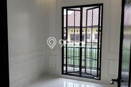 Hunian Mewah LB 200m2 Siap Pakai Desain Elegan di BSD Griya Loka, Tangerang Hunian Mewah LB 200m2 Siap Pakai Desain Elegan di BSD Griya Loka, Tangerang