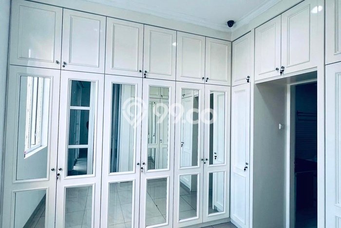 Rumah Mewah LB 520m2 Siap Pakai Desain Elegan di Pantai Indah Kapuk, Jakarta Utara Rumah Mewah LB 520m2 Siap Pakai Desain Elegan di Pantai Indah Kapuk, Jakarta Utara
