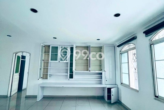 Rumah Mewah LB 520m2 Siap Pakai Desain Elegan di Pantai Indah Kapuk, Jakarta Utara Rumah Mewah LB 520m2 Siap Pakai Desain Elegan di Pantai Indah Kapuk, Jakarta Utara