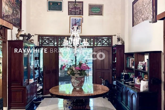 Rumah Elit Modern Tanpa Renovasi di Condet Jakarta Timur Rumah Elit Modern Tanpa Renovasi di Condet Jakarta Timur