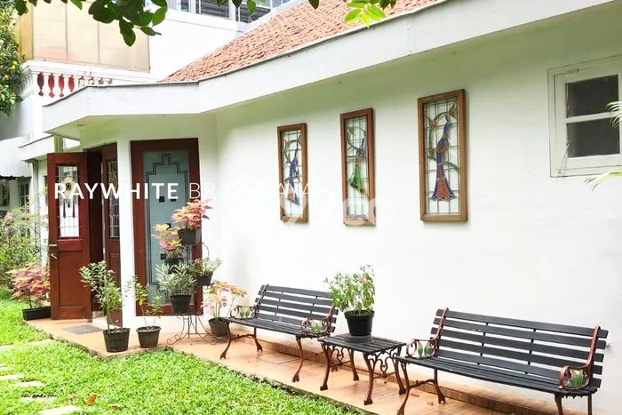 Dijual Hunian Mewah dengan Fasilitas Sekitar Komplit di Menteng, Jakarta Pusat Dijual Hunian Mewah dengan Fasilitas Sekitar Komplit di Menteng, Jakarta Pusat
