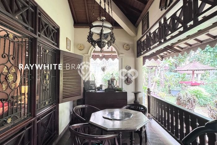 Rumah Elit Modern Tanpa Renovasi di Condet Jakarta Timur Rumah Elit Modern Tanpa Renovasi di Condet Jakarta Timur