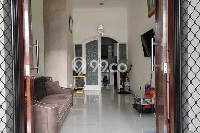 Rumah Strategis Modern Lb 135m2 di Tandes, Surabaya Rumah Strategis Modern Lb 135m2 di Tandes, Surabaya