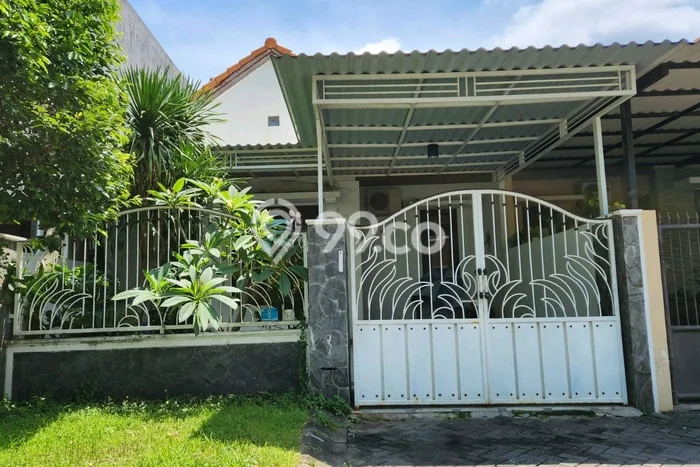 Rumah Bagus Siap Huni Di Sambikerep Luas 140m2 Lokasi Strategis Rumah Bagus Siap Huni Di Sambikerep Luas 140m2 Lokasi Strategis