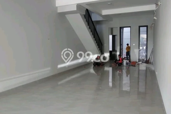 Ruko disewakan di Mulyorejo Surabaya dengan luas bangunan 325m2 Ruko disewakan di Mulyorejo Surabaya dengan luas bangunan 325m2