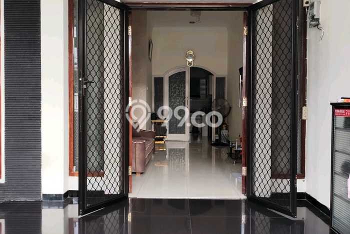 Rumah Strategis Modern Lb 135m2 di Tandes, Surabaya Rumah Strategis Modern Lb 135m2 di Tandes, Surabaya