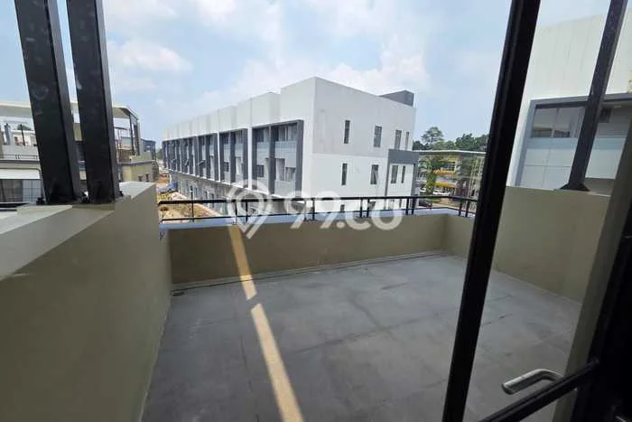Ruko untuk Disewa di Pusat Tangerang Luas Bangunan 102m2 Ruko untuk Disewa di Pusat Tangerang Luas Bangunan 102m2