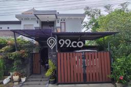 For Sale Rumah 5 Kamar Lokasi Strategis Nyaman dan Strategis di Sidoarjo For Sale Rumah 5 Kamar Lokasi Strategis Nyaman dan Strategis di Sidoarjo