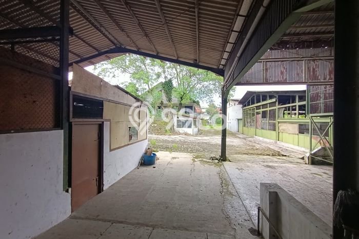 Paling Diincar! Gudang Dijual di Cikalong Wetan Harga Kompetitif Paling Diincar! Gudang Dijual di Cikalong Wetan Harga Kompetitif