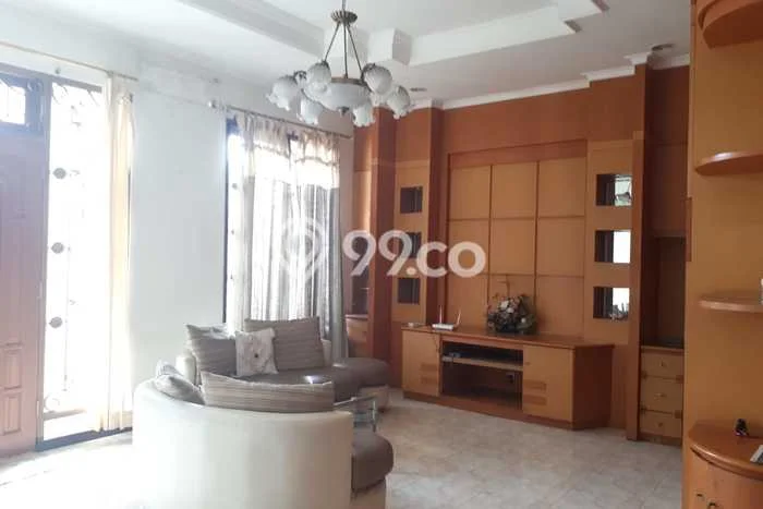 Disewakan! Rumah 4 Kamar Tidur &
4 Kamar Mandi di Sutorejo, Surabaya Disewakan! Rumah 4 Kamar Tidur &
4 Kamar Mandi di Sutorejo, Surabaya