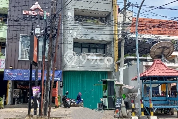 Ruko disewakan di Bangkalan Bangkalan dengan luas bangunan 400m2 Ruko disewakan di Bangkalan Bangkalan dengan luas bangunan 400m2