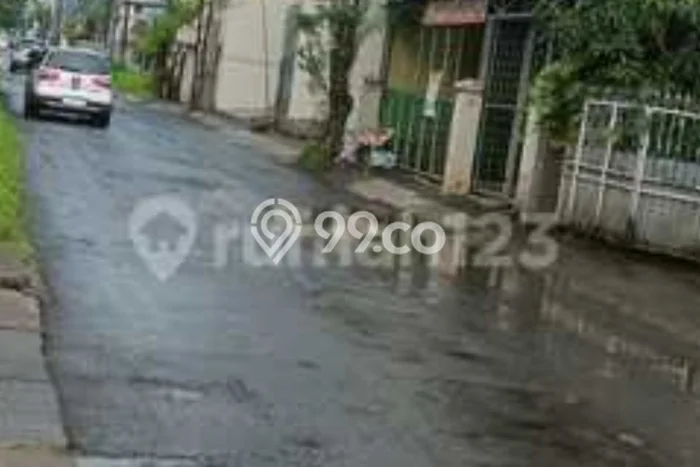 Tanah Disewakan Lokasi Surabaya Seluas 980m2 Strategis dan Aman Tanah Disewakan Lokasi Surabaya Seluas 980m2 Strategis dan Aman