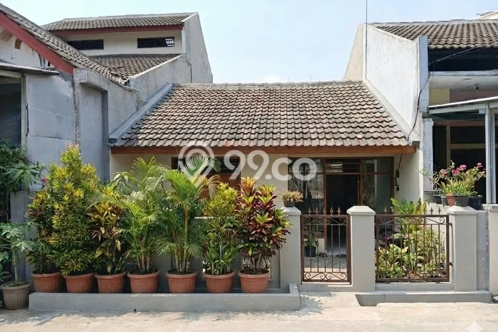Hunian Strategis 2 KT LB 40m2 Kondisi Bagus di Cisalak Hunian Strategis 2 KT LB 40m2 Kondisi Bagus di Cisalak