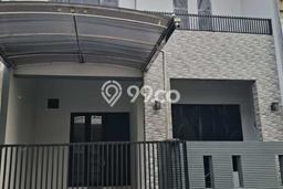 For Sale Hunian Rumah Terawat 3 KT di Pakuwon CIty, Surabaya For Sale Hunian Rumah Terawat 3 KT di Pakuwon CIty, Surabaya