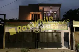 Ready to Use! Luxury House LT 152m2 Desain Modern di Graha Raya Ready to Use! Luxury House LT 152m2 Desain Modern di Graha Raya