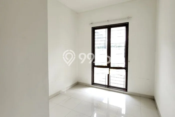 Disewakan! Rumah 3 Kamar Tidur &
2 Kamar Mandi di Bintaro, Jakarta Selatan Disewakan! Rumah 3 Kamar Tidur &
2 Kamar Mandi di Bintaro, Jakarta Selatan