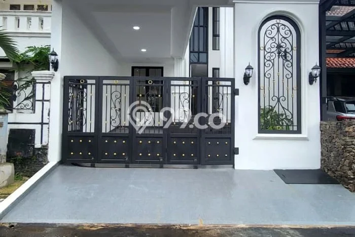 Ready to Use! Luxury House LT 215m2 Desain Modern di Bintaro Ready to Use! Luxury House LT 215m2 Desain Modern di Bintaro
