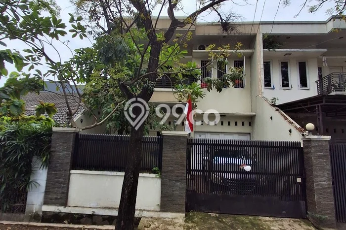 Rumah Elit Modern Siap Huni di Joglo Jakarta Barat Rumah Elit Modern Siap Huni di Joglo Jakarta Barat
