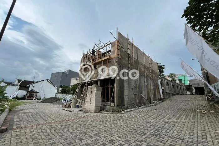 For Sale Hunian Rumah Terawat 10 Kamar di Malang Kota, Malang For Sale Hunian Rumah Terawat 10 Kamar di Malang Kota, Malang