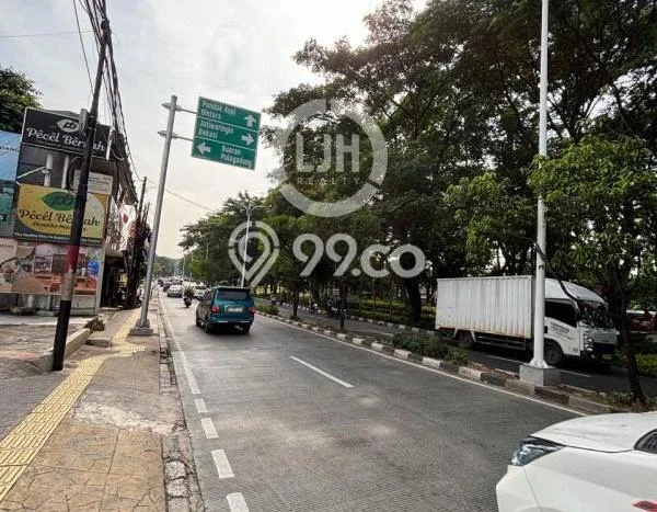Unit Ruko Disewa Lokasi Duren Sawit, Jakarta Timur Spesifikasi Luas Bangunan 300m2 Unit Ruko Disewa Lokasi Duren Sawit, Jakarta Timur Spesifikasi Luas Bangunan 300m2