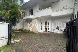 Hunian Strategis Dikontrakkan 4 Kamar di Menteng Bisa Nego Hunian Strategis Dikontrakkan 4 Kamar di Menteng Bisa Nego