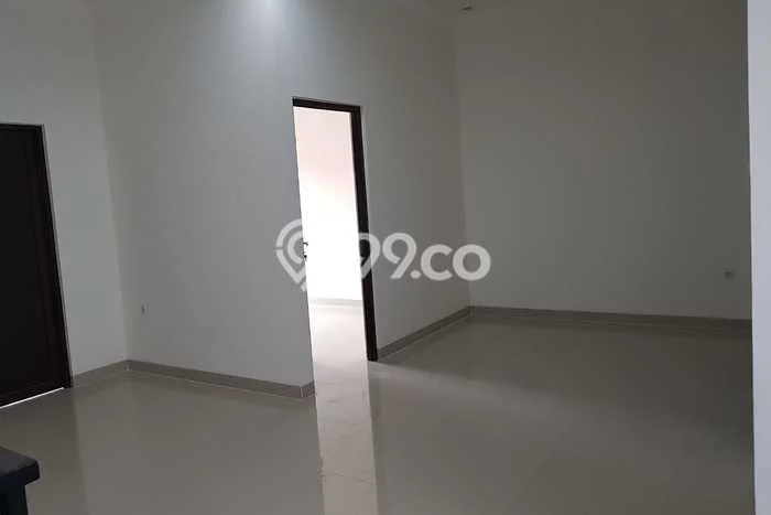 Rumah Kondisi Baik Disewakan di Jatiwaringin, Bekasi LT 116m2, LB 135m2 Rumah Kondisi Baik Disewakan di Jatiwaringin, Bekasi LT 116m2, LB 135m2