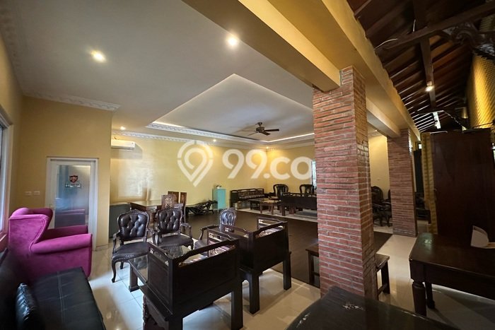 Vila Terawat Kawasan , Area 1254m2m², Lingkungan Asri dan nyaman Vila Terawat Kawasan , Area 1254m2m², Lingkungan Asri dan nyaman