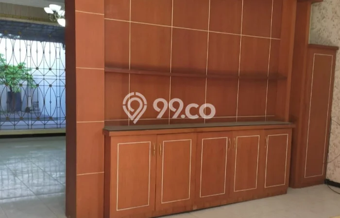 Lokasi terbaik! Rumah siap pakai disewakan di Mulyorejo LB 300m2 Lokasi terbaik! Rumah siap pakai disewakan di Mulyorejo LB 300m2