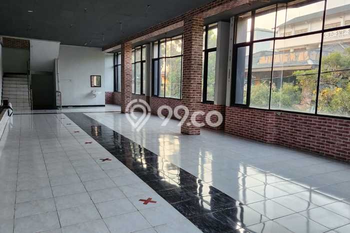 Disewakan Ruko komersial di Regol luas bangunan 400m2 Disewakan Ruko komersial di Regol luas bangunan 400m2