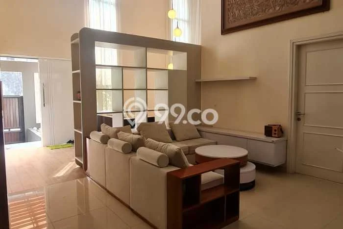 Rumah Mewah LB 180m2 Siap Huni Desain Elegan di Setra Duta, Bandung Rumah Mewah LB 180m2 Siap Huni Desain Elegan di Setra Duta, Bandung