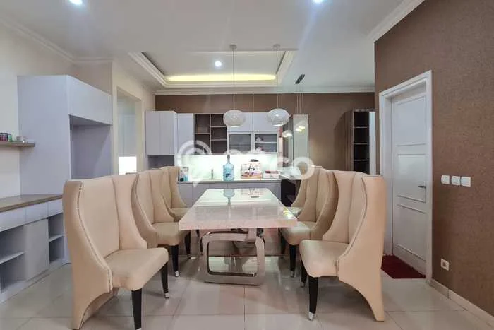 Rumah Mewah LB 180m2 Siap Huni Desain Elegan di Setra Duta, Bandung Rumah Mewah LB 180m2 Siap Huni Desain Elegan di Setra Duta, Bandung