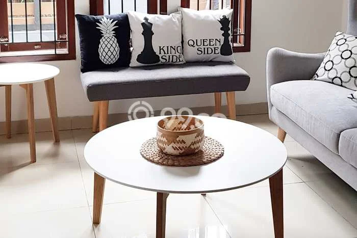 Ready to Use! Luxury House LT 240m2 Desain Elegan di Buah Batu Ready to Use! Luxury House LT 240m2 Desain Elegan di Buah Batu