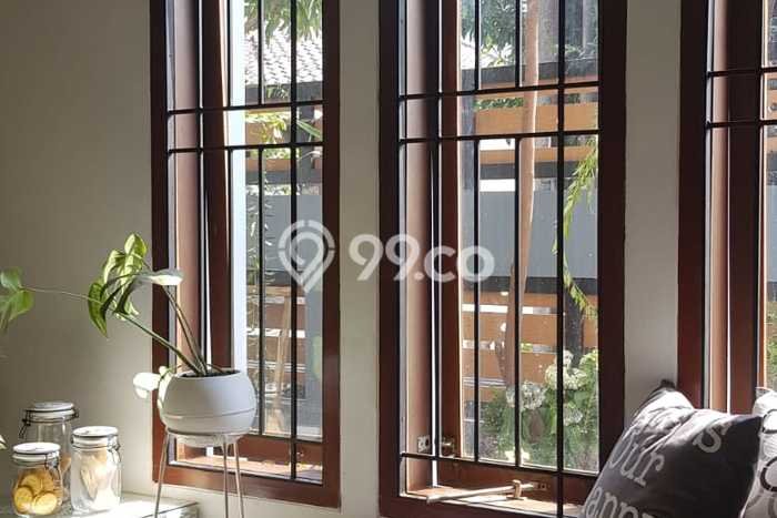 Ready to Use! Luxury House LT 240m2 Desain Elegan di Buah Batu Ready to Use! Luxury House LT 240m2 Desain Elegan di Buah Batu