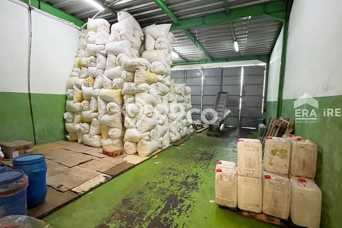 Unit Gudang Dijual di Tasikmadu Karanganyar Luas Bangunan 2000m2 Unit Gudang Dijual di Tasikmadu Karanganyar Luas Bangunan 2000m2