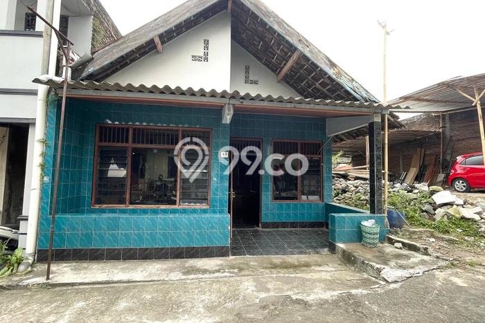 Dijual Cepat Rumah Bagus Siap Huni LB 100m2 di Jebres, Surakarta Dijual Cepat Rumah Bagus Siap Huni LB 100m2 di Jebres, Surakarta